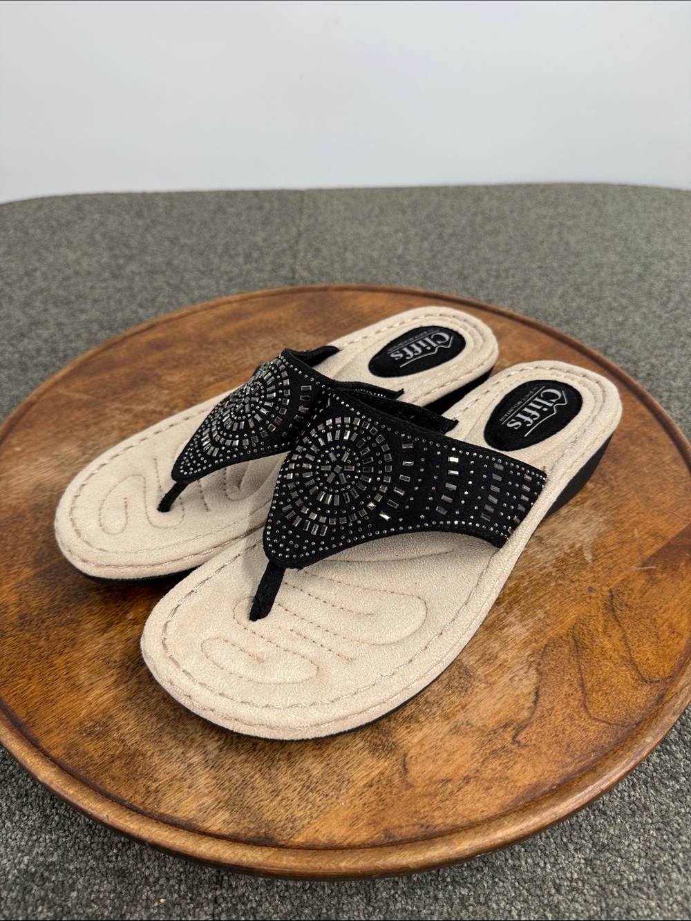 Cliffs White Mountain Sandals Wm 9 M Black Silver Stud Wedge Thong Flip Flop